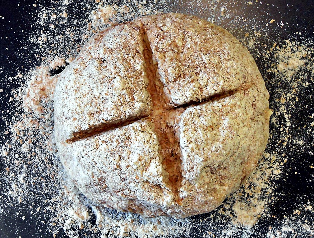 Wholemeal Cheddar and Apple Chutney Soda Bread with Cider - Fab Food 4 All