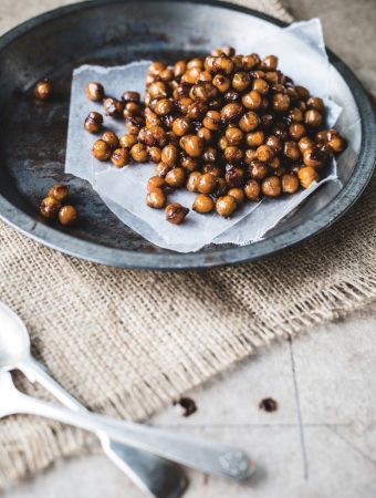 Top with Cinnamon by Izy Hossack, Hardie Grant Books, Sweet & Spicy Roasted Chickpeas, Snack, Review, Recipe book,