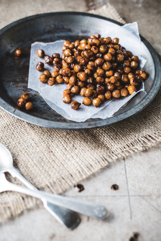 Top with Cinnamon by Izy Hossack, Hardie Grant Books, Sweet & Spicy Roasted Chickpeas, Snack, Review, Recipe book,