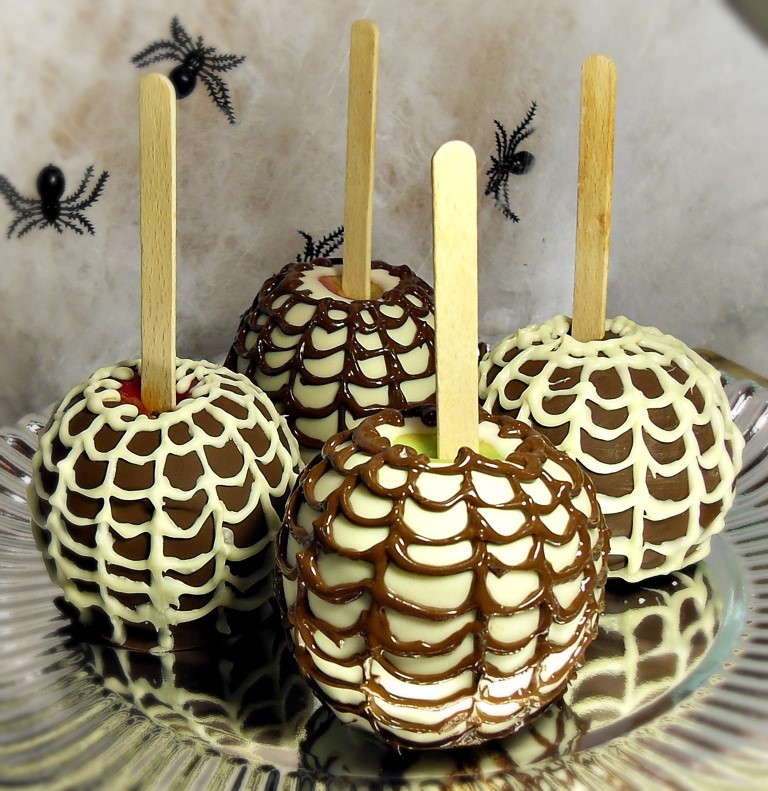 Easy Halloween Treats for School Halloween Chocolate Apples, Spider Web, bonfire night, toffee apples, halloween, kids, party favours, fall, healthy, snack