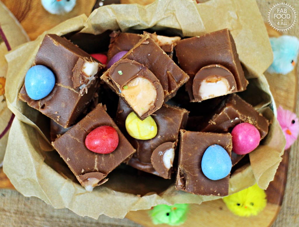 Creme Egg Chocolate Fudge so delicious! Fab Food 4 All