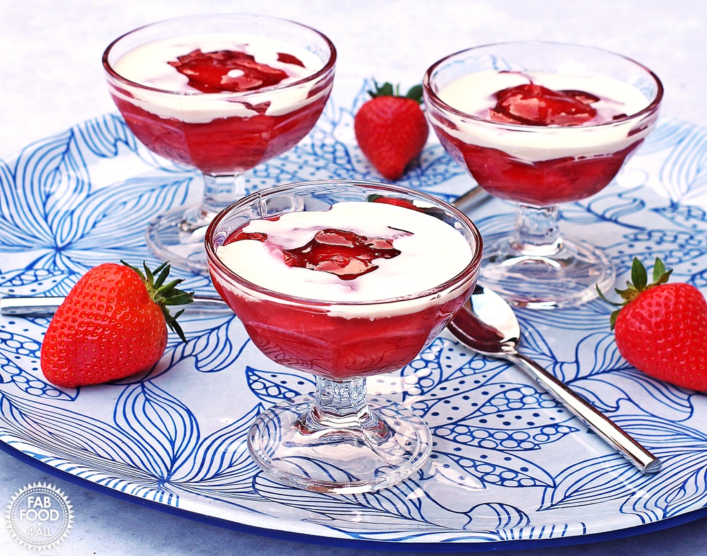 Rødgrød med fløde (Danish Red Berry Compote with Cream) 